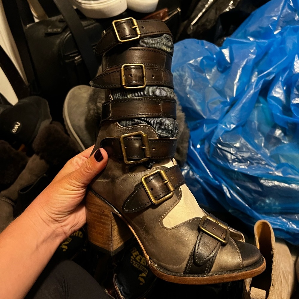 Free Bird size 6 Never worn